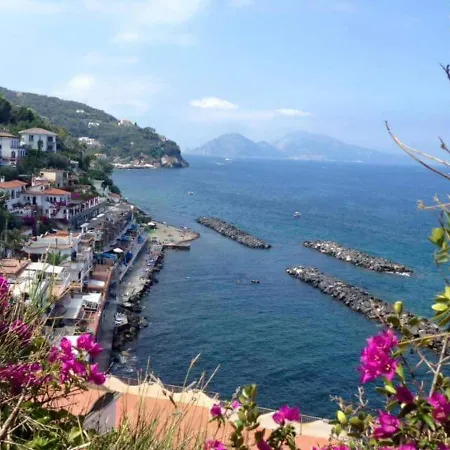 Casa Vacanza Con Terrazza In Mare Semesterbostad Massa Lubrense